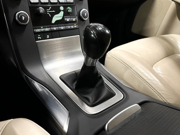 Volvo V70, 2011, 2.4 dīzelis, manuāla