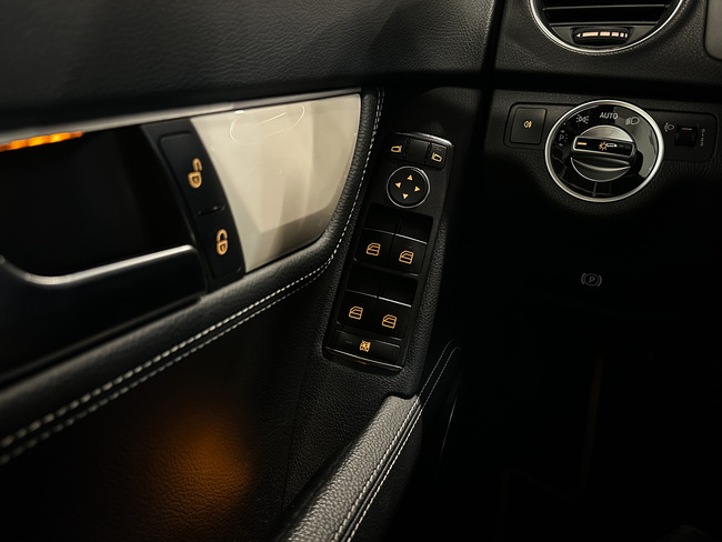 Mercedes C180, 2013, 2.2 dīzelis, manuāla