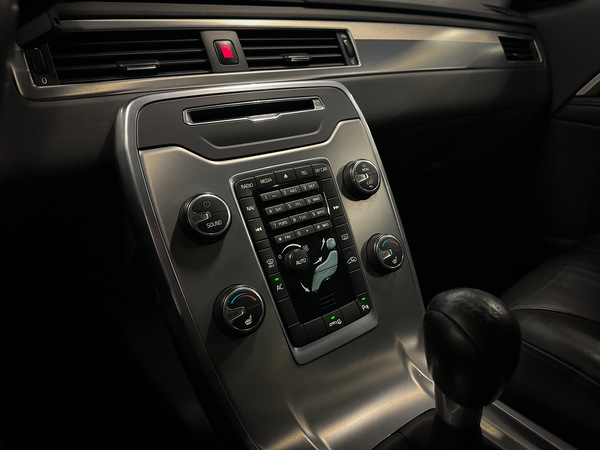 Volvo V70, 2012, 2.0 dīzelis, manuāla