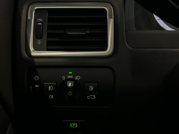 Volvo V70, 2012, 2.0 dīzelis, manuāla