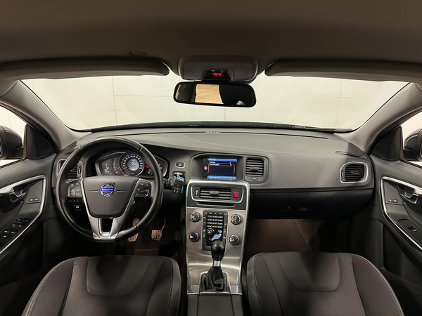 Volvo V60, 2013, 1.6 dīzelis, manuāla
