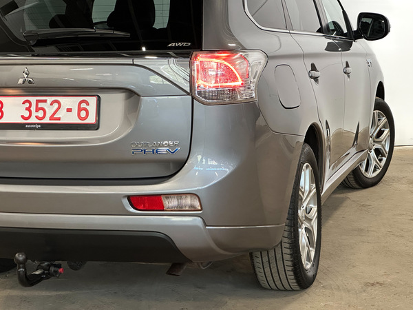 Mitsubishi Outlander, 2014, 2.0 hibrīds, automāts