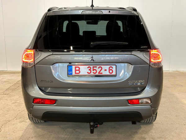 Mitsubishi Outlander, 2014, 2.0 hibrīds, automāts