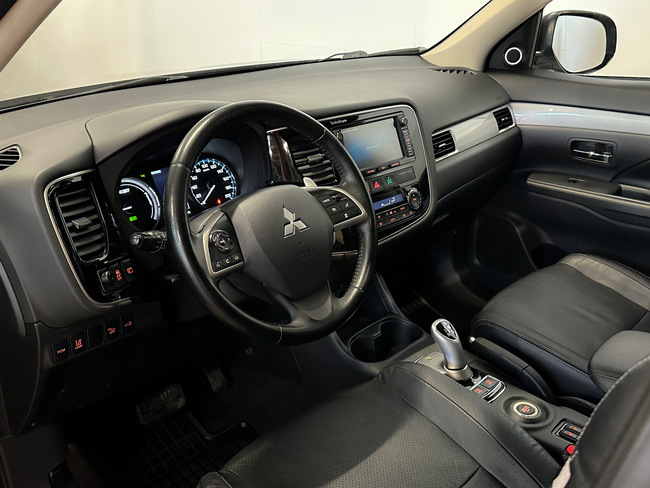 Mitsubishi Outlander, 2014, 2.0 hibrīds, automāts