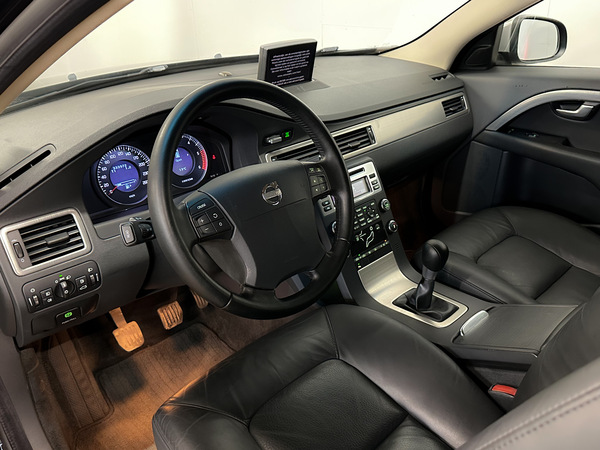 Volvo V70, 2010, 2.0 dīzelis, manuāla