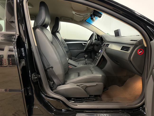 Volvo V70, 2010, 2.0 dīzelis, manuāla