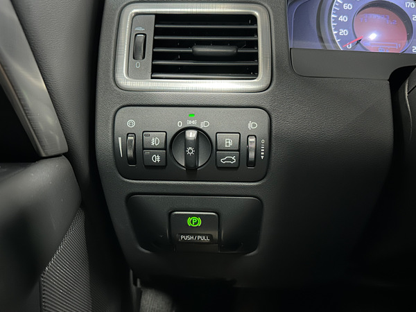 Volvo V70, 2010, 2.0 dīzelis, manuāla