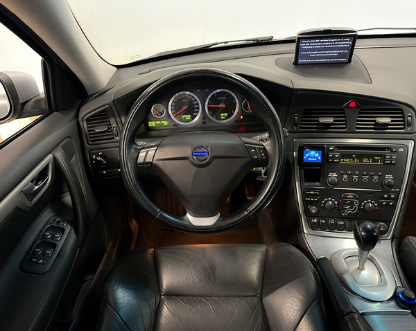 Volvo V70, 2007, 2.4 dīzelis, manuāla