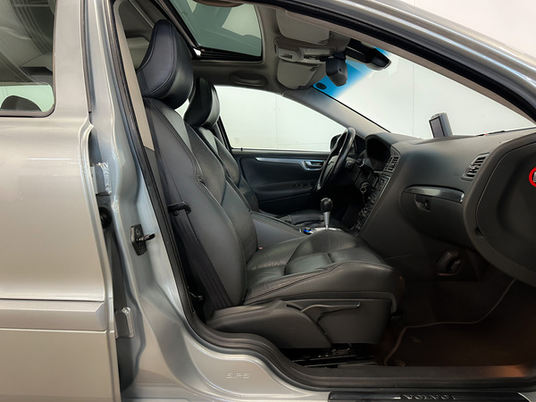 Volvo V70, 2007, 2.4 dīzelis, manuāla