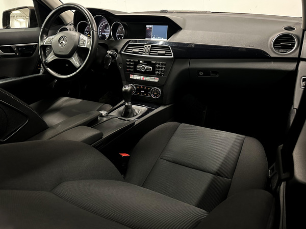 Mercedes C200, 2012, 2.1 dīzelis, manuāla