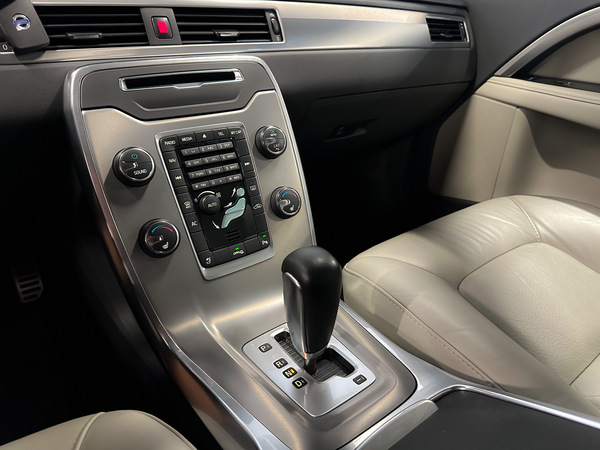 Volvo V70, 2012, 2.0 dīzelis, automāts