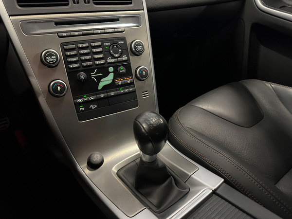 Volvo XC 60, 2010, 2.4 dīzelis, manuāla