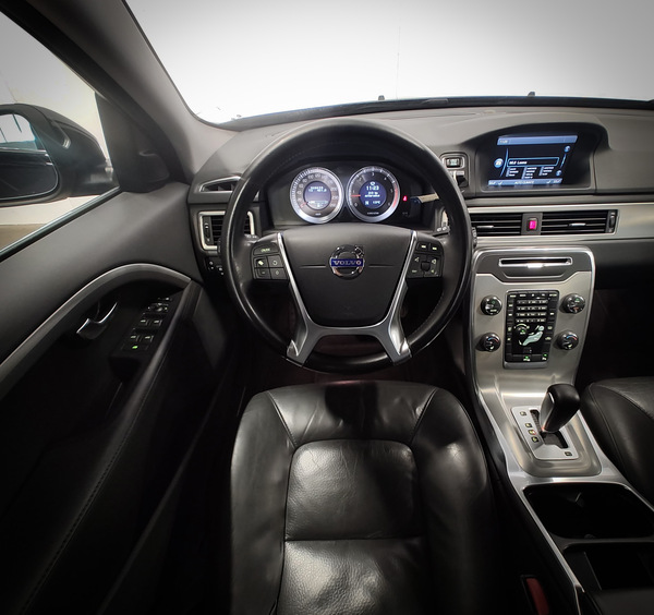 Volvo V70, 2012, 2.0 dīzelis, automāts