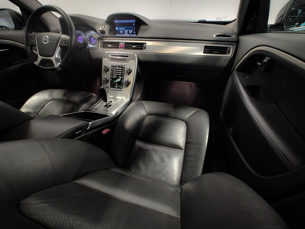 Volvo V70, 2012, 2.0 dīzelis, automāts