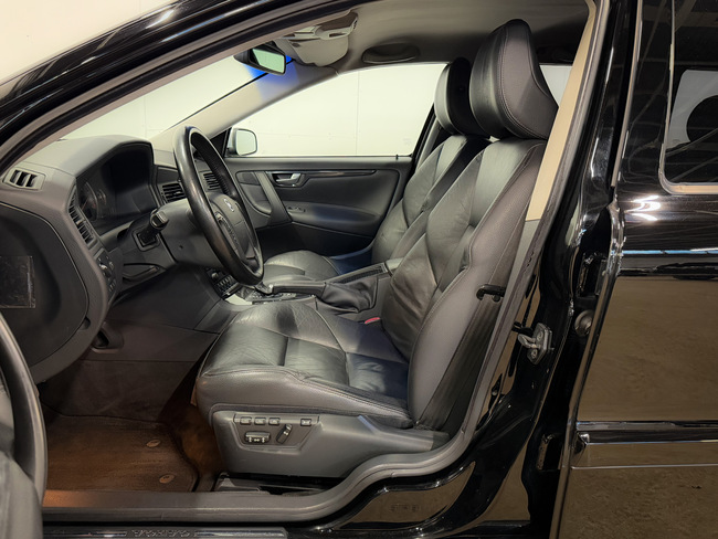 Volvo V70, 2005, 2.4 dīzelis, automāts