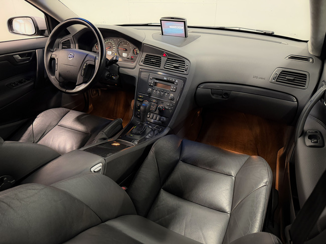 Volvo V70, 2005, 2.4 dīzelis, automāts