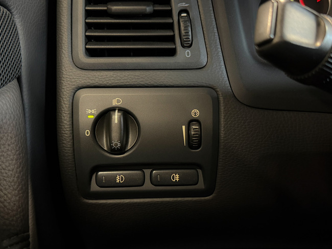 Volvo V70, 2005, 2.4 dīzelis, automāts